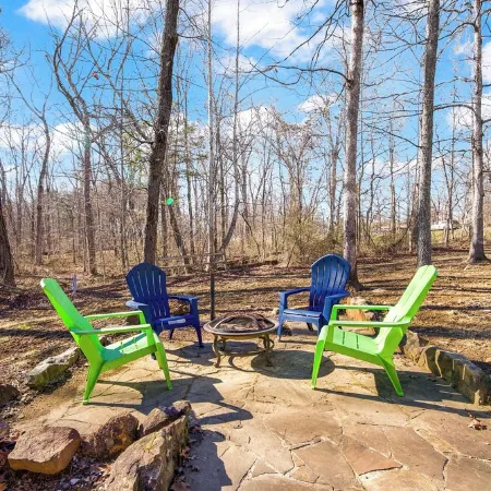 Stay Awhile @ Trailhead Cabins