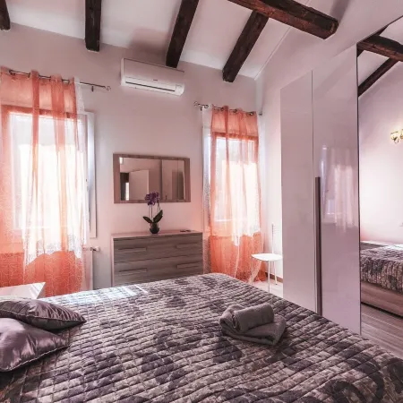Ca' Laura - Murano Centro - 10 Min from Venice Отели рядом с достопримечательностью «Анфора»