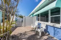 Coastal Getaway Retreat –Steps to the Beach! 2BR/1BA. Sleeps 4. In 4-Plex. Pool