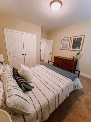 Sleeps 4! This two bedroom apartment is located just outside of Cookeville, TN Hotel a Algood