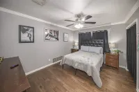 Right At Home-Midland Clermont House w/ Pool and Billiards