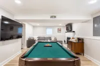 Spacious Saratoga 5BR Hot Tub Retreat