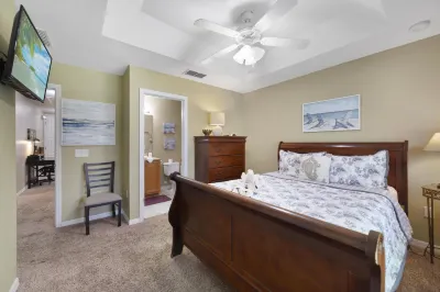 Modern Amenities for Family Fun and Ease - Charming Cozy Retreat Hotels near Reunion Resort & Golf Club | Nicklaus Course