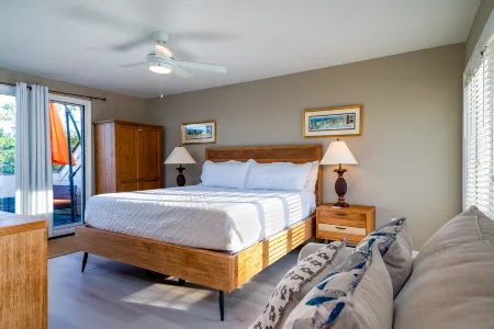 Gorgeous Golf Course Views and Open Layout - Charming Beach Haven Отели рядом с достопримечательностью «Seabrook Beach»