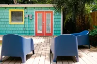 Modern Amenities and Relaxing Ambiance - Charming Getaway