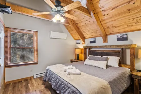 Cozy Cabin Retreat with Hot Tub and Fire Pit - Charming Mountain Escape