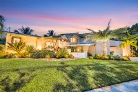 Waterfront Oasis / Cascading Pool & Views / Centrally located / Heated Pool / Cascade Key/Residences