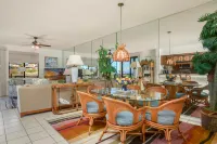 Spacious Living Area and Gorgeous Lanai Views - Stunning Coastal Getaway