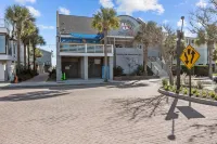 Oceanfront, Modern condo! Can't beat the combo of Location & Luxury! POOL & PIER 棕櫚島住宿飯店