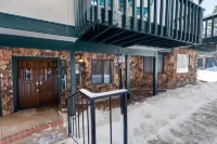 114 - Cubby Condo Hotels in Fawnskin