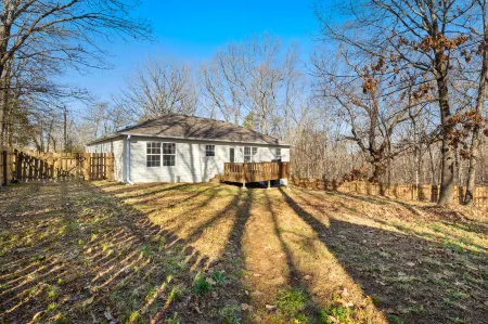 Charming Outdoor Oasis and Proximity to Trails - Delightful Escape