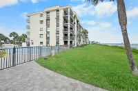 Gorgeous Panoramic Views and Pool - Stunning Oceanfront Escape