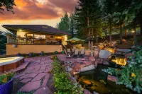 Stunning mountainside home with hot tub, fireplace & washer/dryer - dogs welcome Hotels in Eagle-Vail