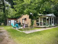 Lottie Mae’s Place has a warm cozy homely vibe. 2 minutes from town