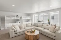 Sweet Retreat-3 Bed/3 Bath-Trailer/Boat Parking Hotels in Garden City