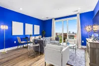 Rooftop Pool and Gym with Skyline Views - Stunning Luxury Retreat