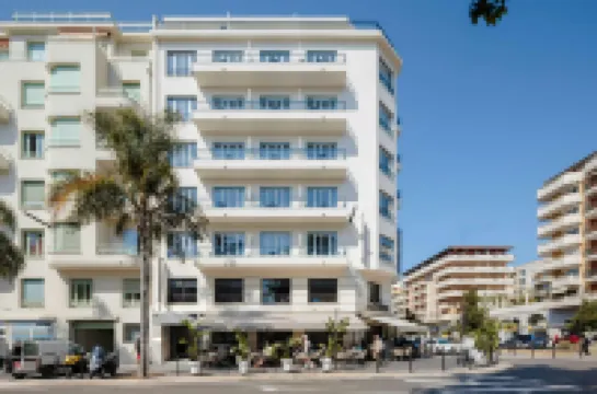 Yelo Promenade Hotel Magnan, Sonder