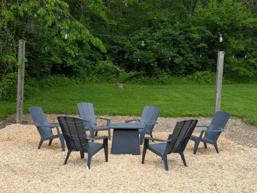 Moccasin Creek Cottage - Hocking Hills State Parks- Cozy back yard