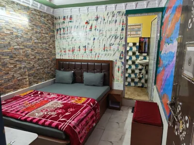 Alankar Lodge, Karagpur Hotels near Old LIC More