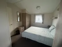Premium Location - Sleeps 6 - Caravan on the Lakes