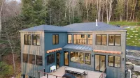 Forget-Me-Not by AvantStay Bold Lakefront Escape Hotels near Benedict Pond Loop