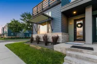 Old Town Modern New Build: Rftp Spa W/ Mtn Views!