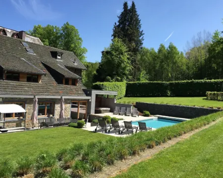 Spa Apartment with Private Pool Hoteles en Spa