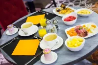 Hôtel l'Incomparable by les Etincelles - breakfast