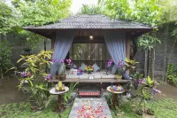 빌라 캄풍 케실 사누르 호텔