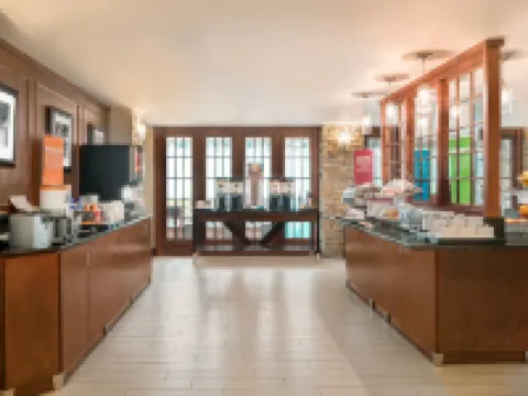 แฮมป์ตันอินน์ เรดดิ้ง/ไวโอมิสซิง โรงแรมในไวโอมิสซิง