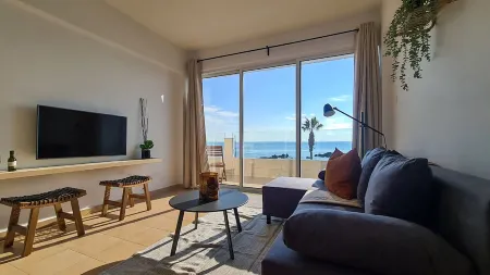 Phaedrus Living: Seaview Luxury Flat Paphinia 204 Отели рядом с достопримечательностью «Царские гробницы»