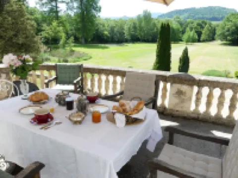 샤토 뒤 발 라르봉