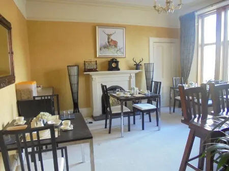 Avondale House Отели в г. Ньютонмор