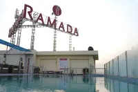Ramada by Wyndham Jalandhar City Centre - С бассейном