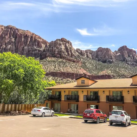 Bumbleberry Inn