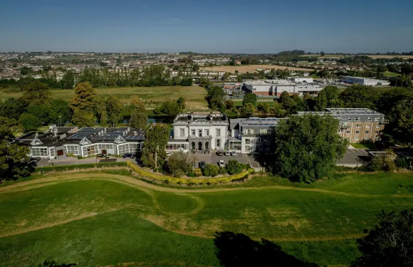 米內拉休閑中心酒店