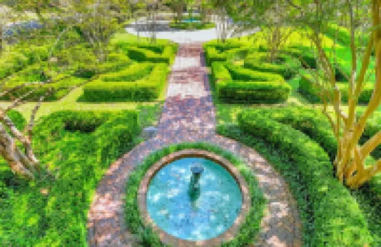 Belle Terre Mansion - Remodeled Pre-Civil War- Contemporary. Southern. History.