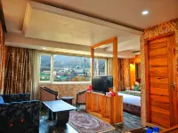 Hotel the Montreal Near by Dal Lake Hotels in Nishat