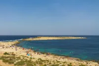 Modern Beautiful Pool and Sea Apt Qawra - Happy Rentals