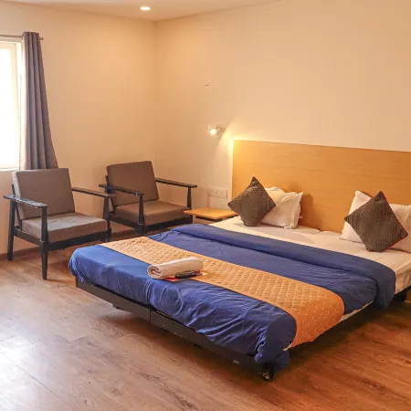 The Noida Grand 121
