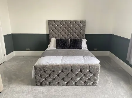 House - Sleeps 14 - Pets Ok - Parking - Garden