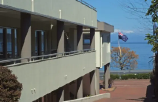 Baycourt Lakefront Motel