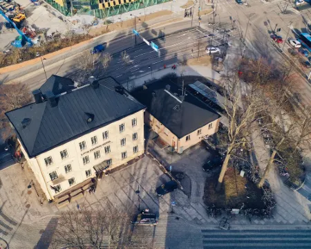 리빙 스테이션 외레브로 호텔