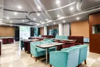 La Silver Leaf Hotel