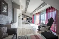 靠近Znjan海灘的豪華公寓Alduk，帶海景