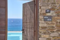 Ios Grand Pool Suites - Ocean View