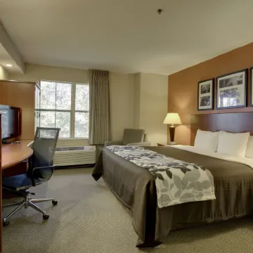 芒特普林森查爾斯頓舒眠酒店 鄰近Patriots Point Cold War Submarine Memorial的酒店