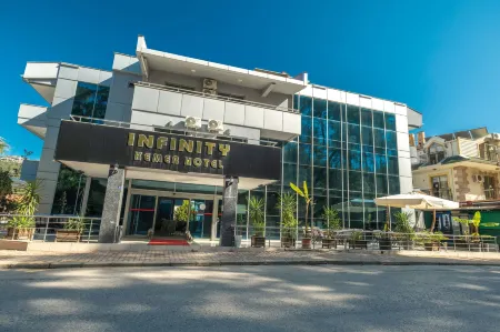 Infinity Hotel Отели рядом с достопримечательностью «Çekirdeksiz Mandalin Camping Kemer Antalya Çadır Karavan Kamp Alanı»