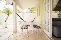 Linda Casa No condomínio Morada da Praia Hôtels à : Bertioga