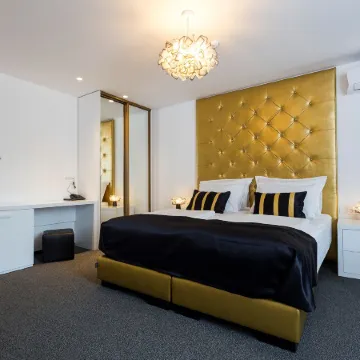 B Gold Luxury Rooms B&B